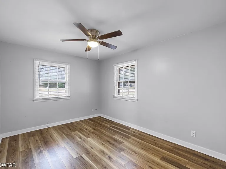 105 Montclair Dr — Photo 18