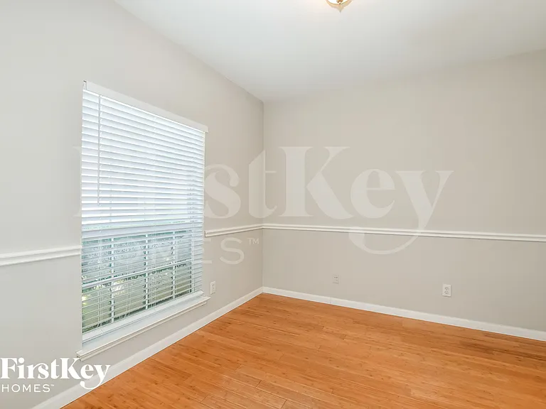 106 Drake Ln — Photo 8
