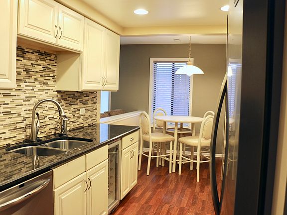 2nd image of 100 Clubhouse Ln APT 304