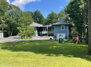119 Highland Ln, Hawley, PA 18428