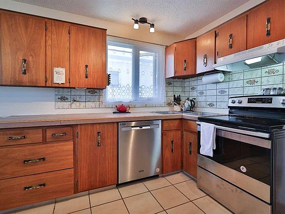 4th image of 204 S Ryerson Rd W