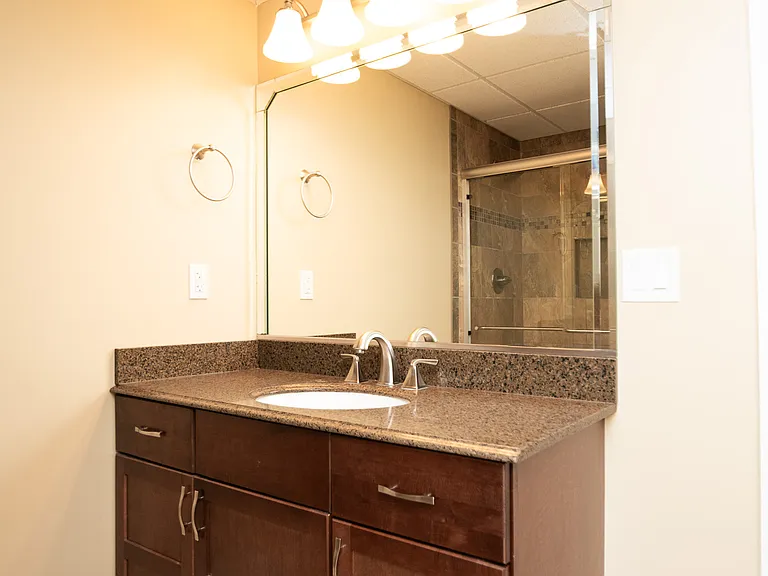 405 Galway Dr — Photo 55