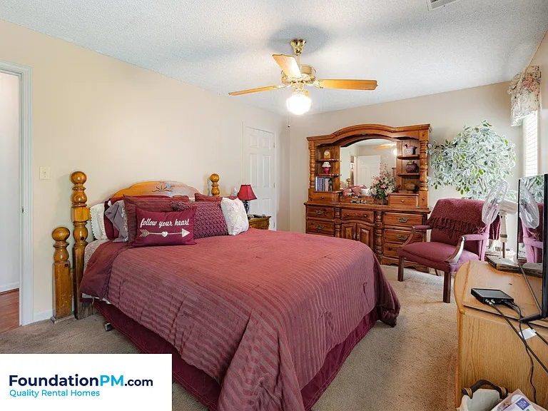 4377 Springwind Rd — Photo 6