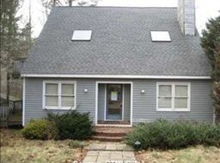 63 Crabapple Ln, Guilford, CT 06437