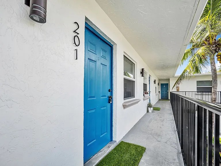 1015 NE 17th Ave — Photo 37