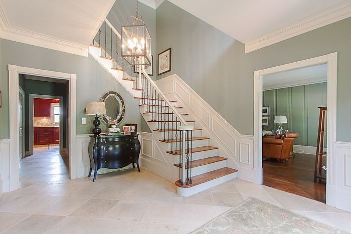 2 story Foyer