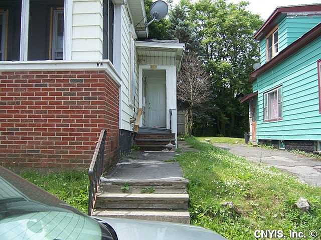 1st image of 105 Schneider St