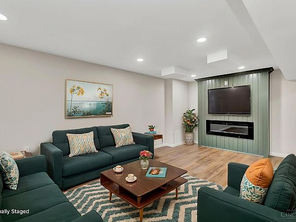4th image of 610 Fairbanks Ave