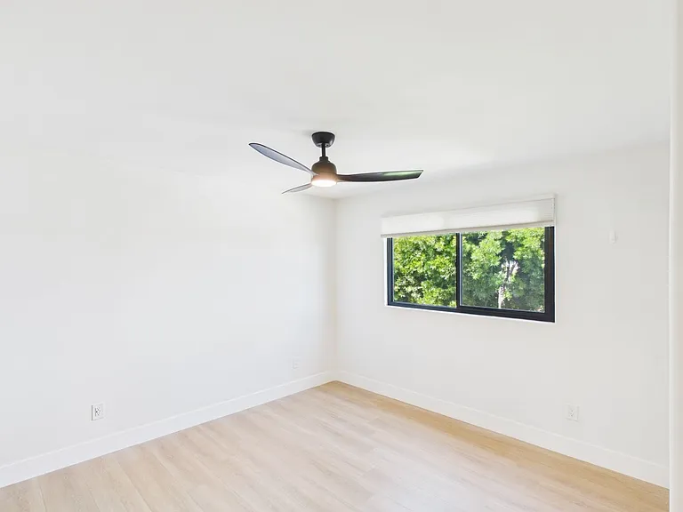 GS - 3129 Emerson — Photo 26