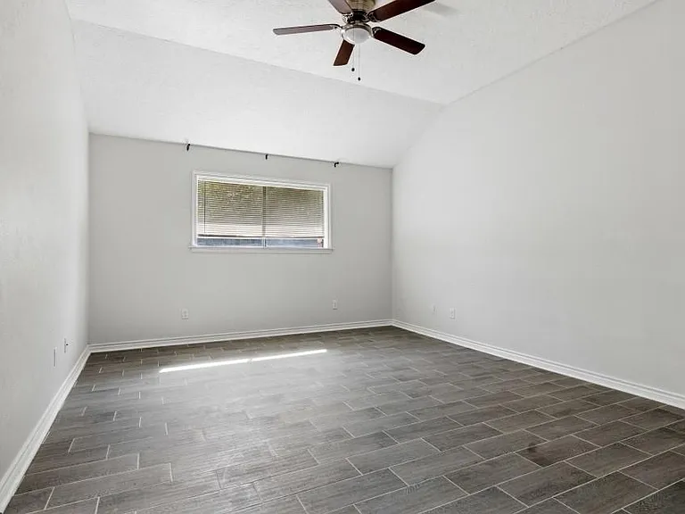 6915 La Mirada Dr — Photo 15