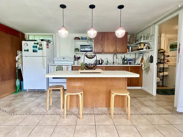 Pamoa Rd — Photo 3