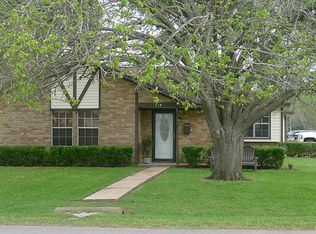 318 Gulf Dr, West Columbia, TX 77486