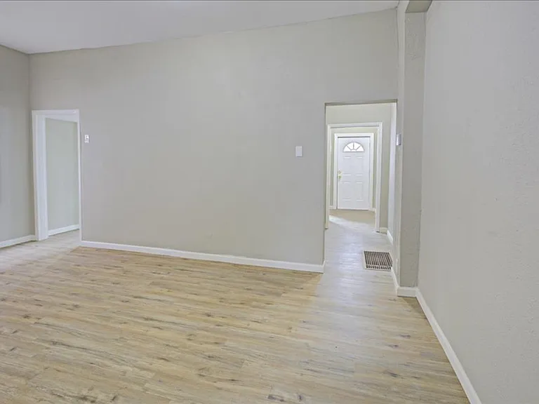 6730 Vermont Ave — Photo 15