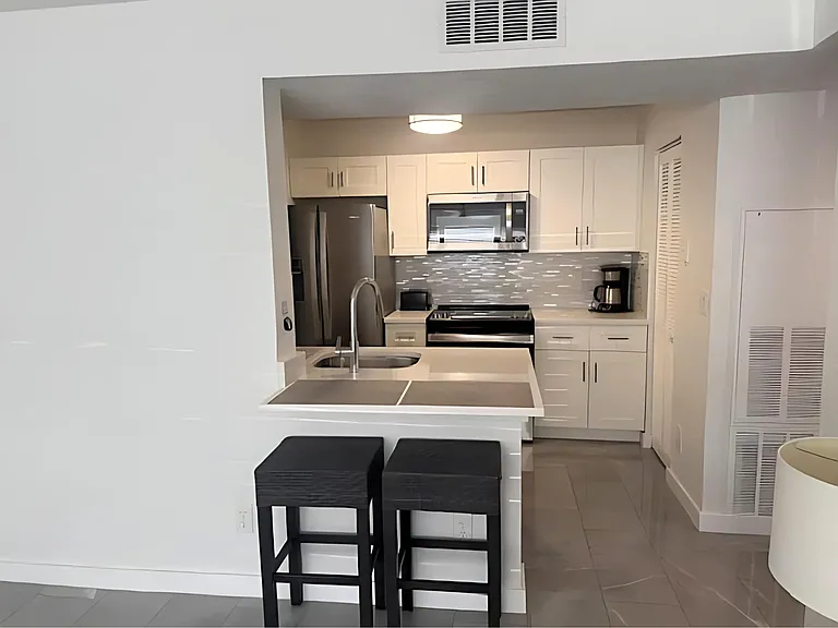 11588 Westwood Blvd — Photo 5