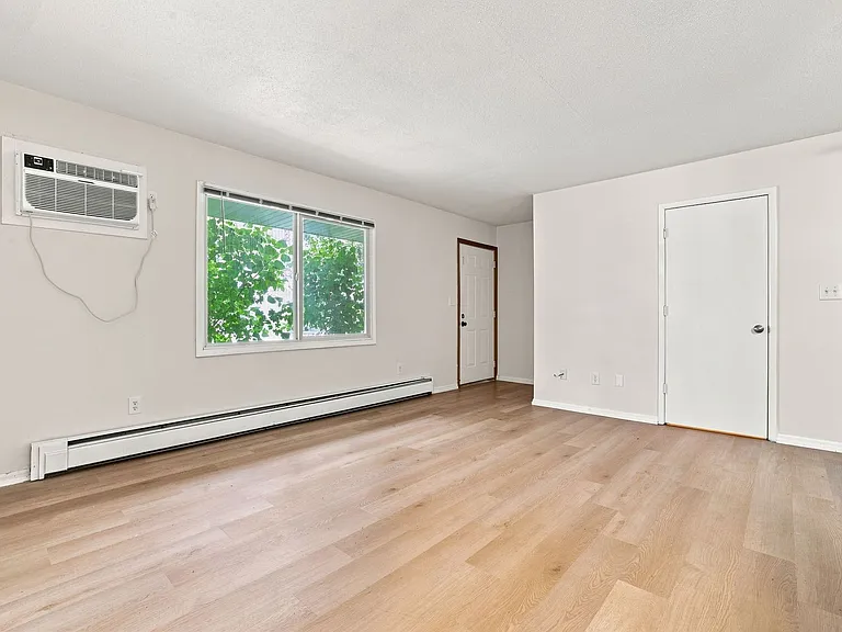 500 - 530 Laurel St — Photo 30