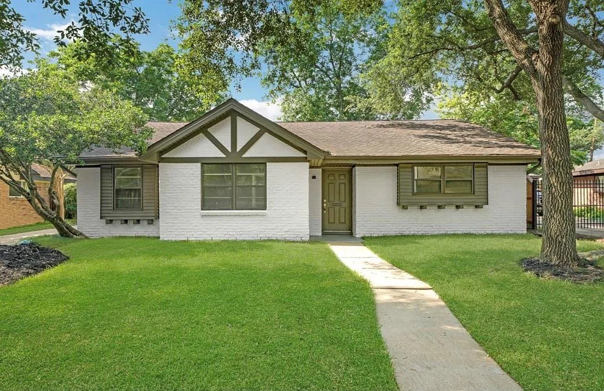3 bed, 2.0 bath, 2106 sqft, $2,550 — Photo 1