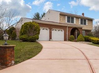 7 Gladstone Dr, East Brunswick, NJ 08816