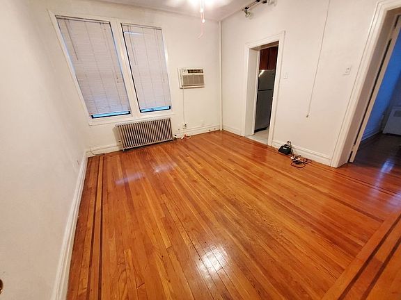 4th image of 30-90 23rd St #1S