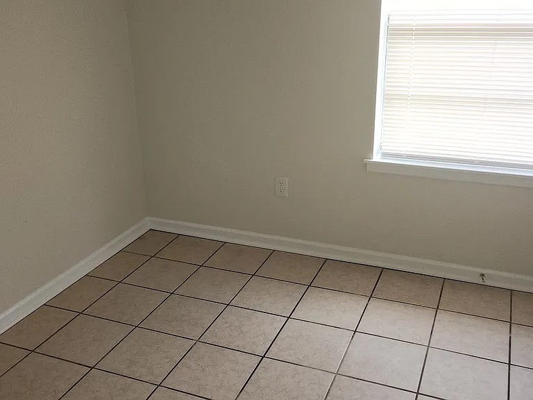 205 Harbor Dr — Photo 15