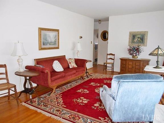 4th image of 420 Morton Ln