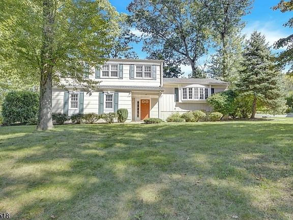 2nd image of 42 Stonewyck Dr