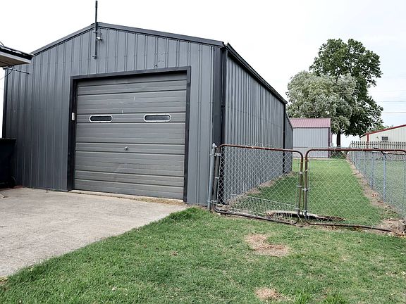 2nd image of 2006 Ashley St