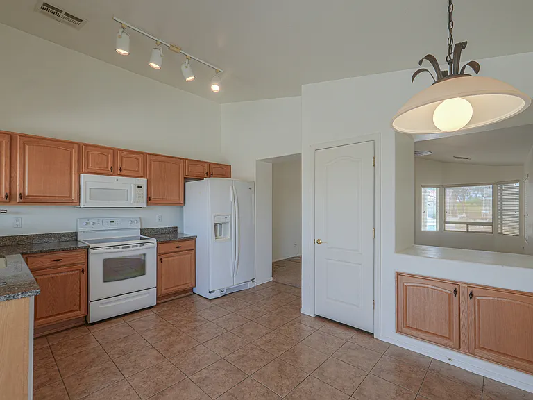 2350 E Santiago Trl — Photo 9