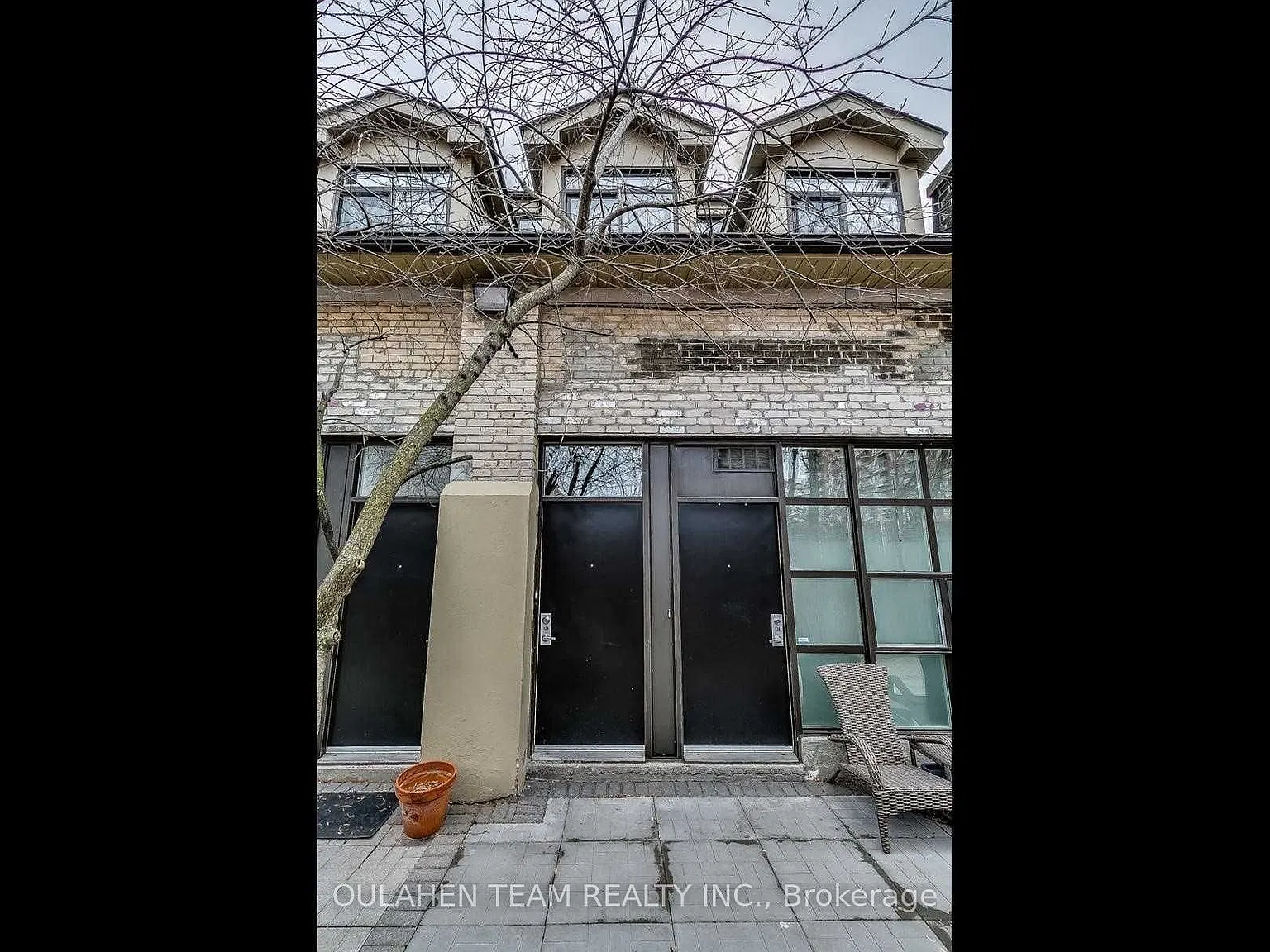 284 Saint Helens Ave — Photo 4