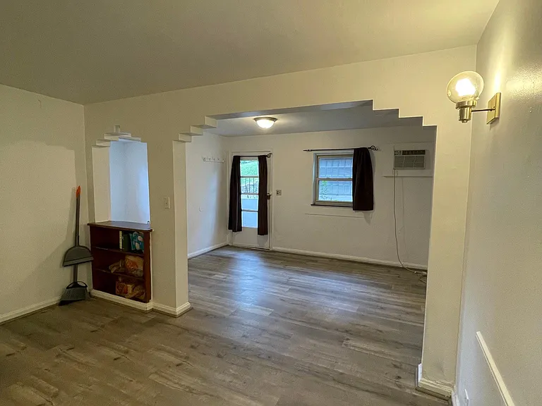 877 Ludlow Ave #5 — Photo 2