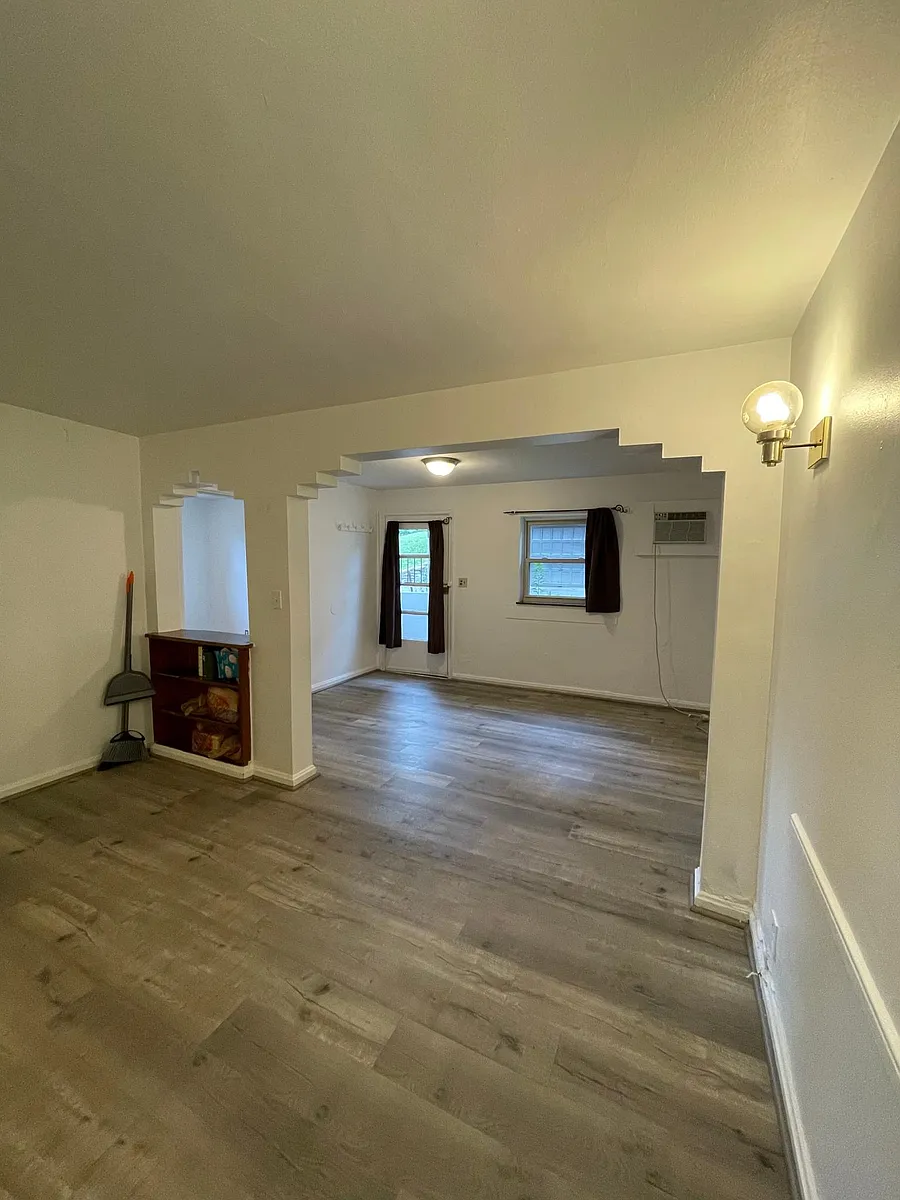 Building Photo - 877 Ludlow Ave #5