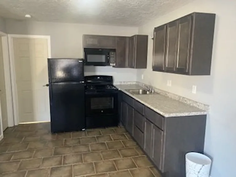 1736 Hitching Post Ln — Photo 42