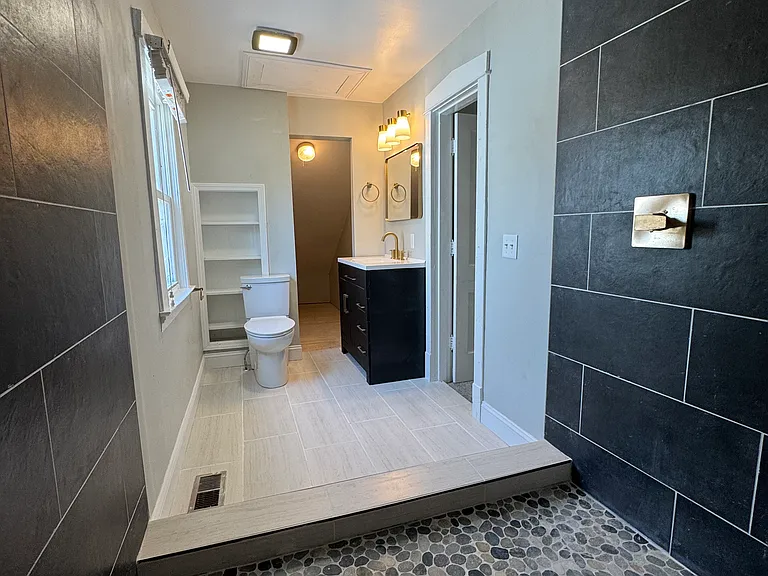 639 Harrison Ave — Photo 23
