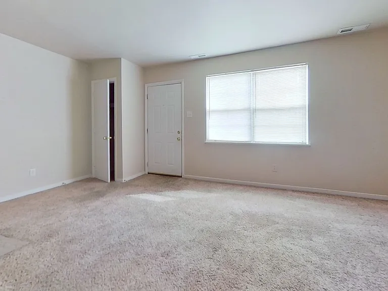 2908 Apartments — Photo 3