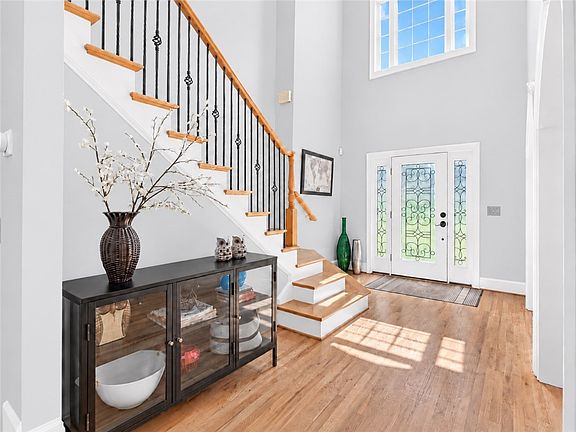 4th image of 107 Rivendell Dr
