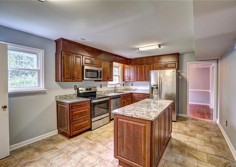 1st image of 4204 N Lakefront Dr