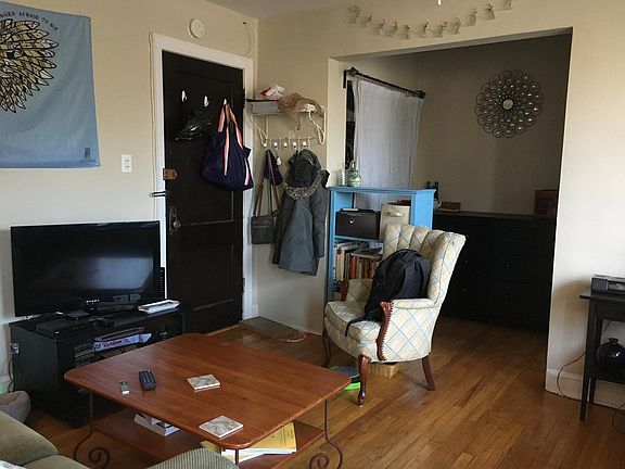 3rd image of 3345 N Marshfield Ave #203-207