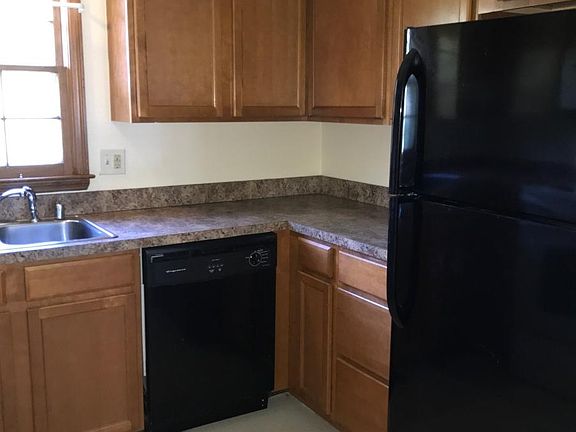Kitchen looking right
