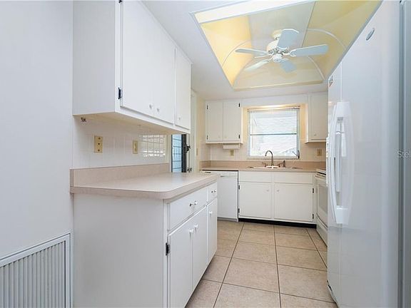 5th image of 351 Parkview Dr