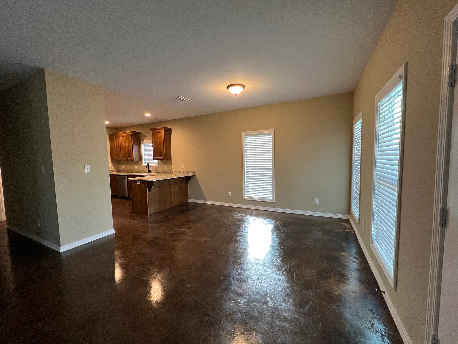 Available Mid September! Churchill Downs 3 Bedroom / 2 Bath — Photo 4
