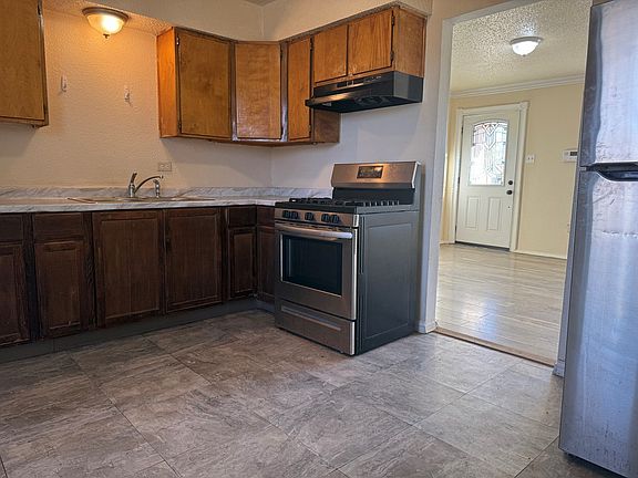 4th image of 3406 Sycamore Ave