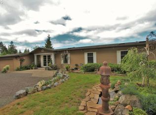 68001 Rhoadie Rd, North Bend, OR 97459
