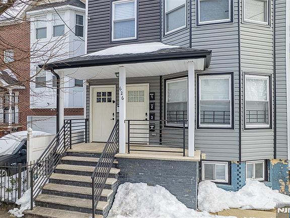 4th image of 626 20th Street