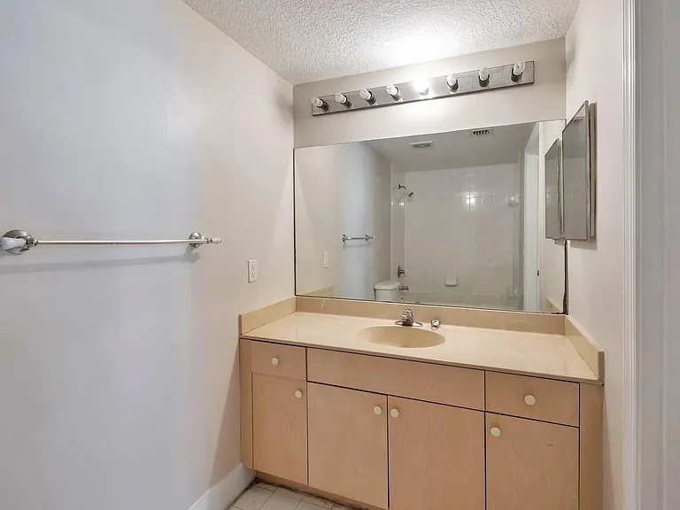 1103 Golden Lakes Blvd #1013 — Photo 21