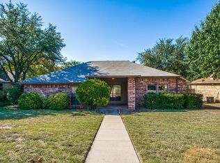 5726 Logancraft Dr, Dallas, TX