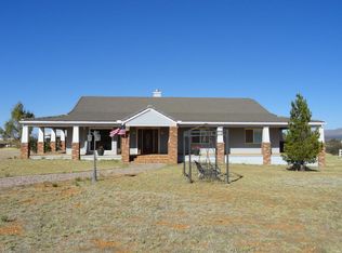 9021 E Dakota Rd, Hereford, AZ 85615