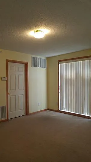 204 Locust St — Photo 10