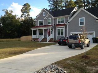 121 Fox Ln, Moyock, NC 27958