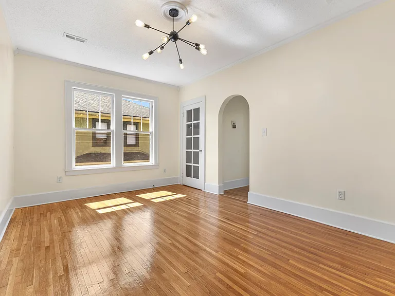 bedroom/ living room