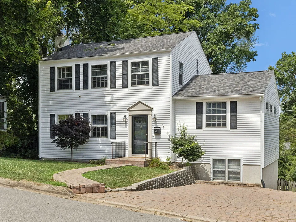 165 E Glenwood Dr