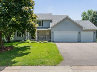 1443 Fallbrook Ln, Woodbury, MN 55125